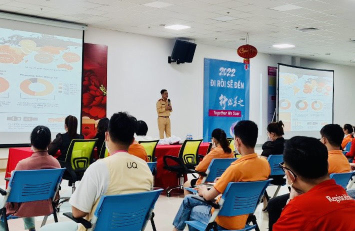 Trong tuần phạt 888 trường hợp vi phạm quy định về trật tự an toàn giao thông